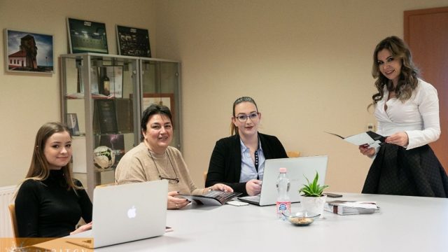 Talán az év egyik legnagyobb horderejű adótörvényv-változásához - építőipari mester egyéni vállalkozóknak és megrendelőőiknek #könyvelés , #könyvelők, #adótanacsádás